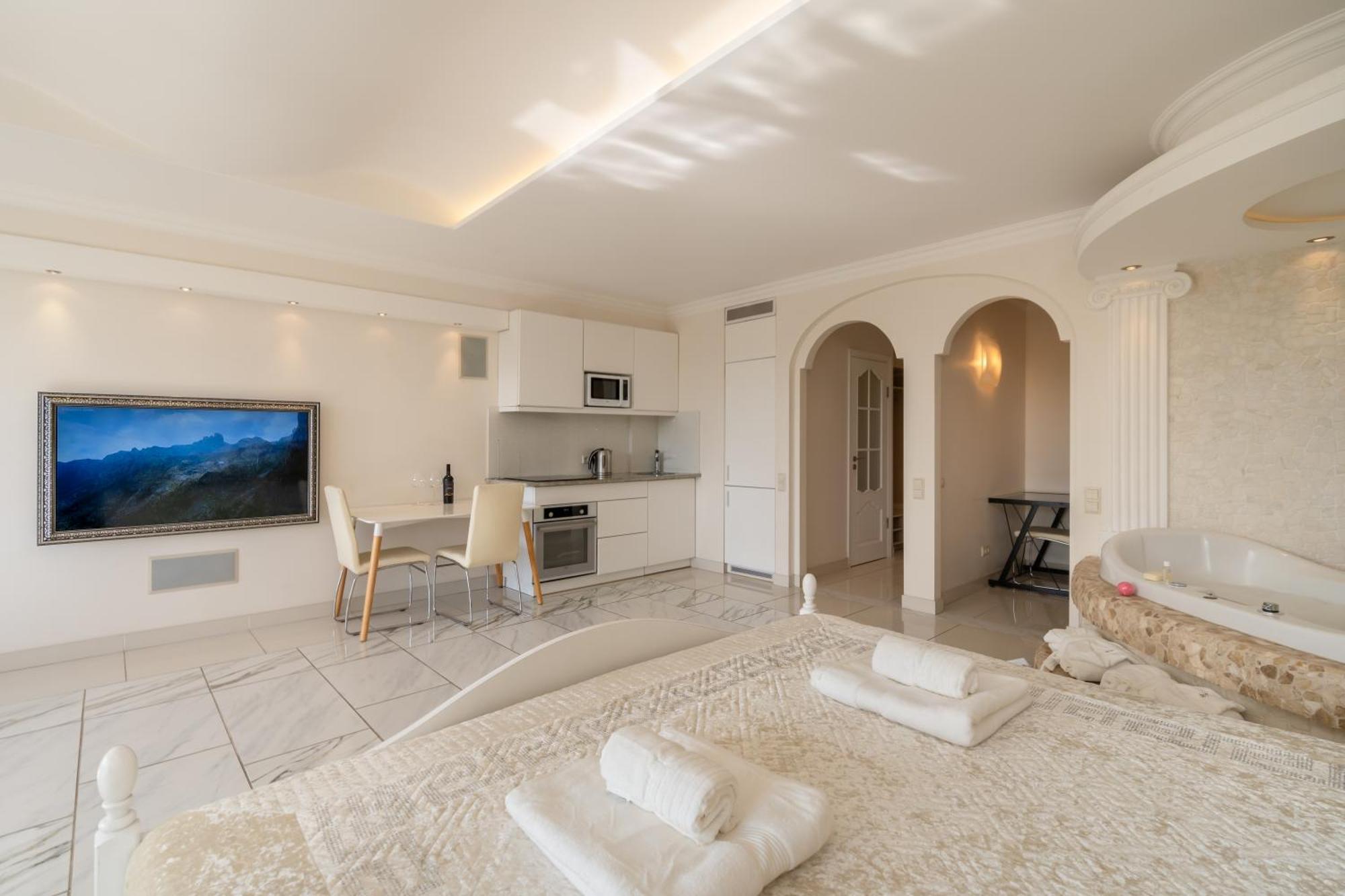 #1 Luxury Jacuzzi Penthouse In Quiet Centre Appartamento