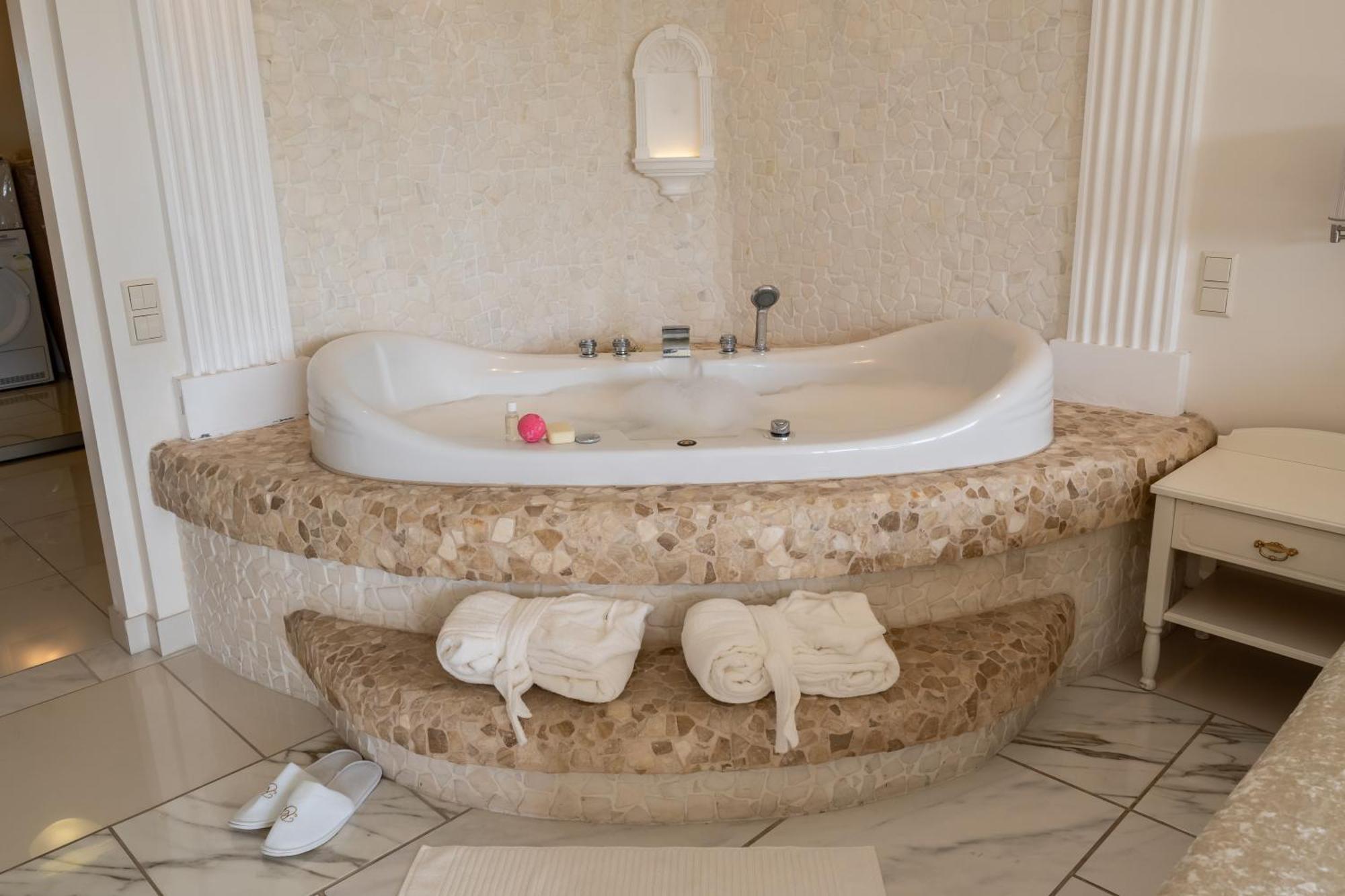 Appartamento #1 Luxury Jacuzzi Penthouse In Quiet Centre Riga